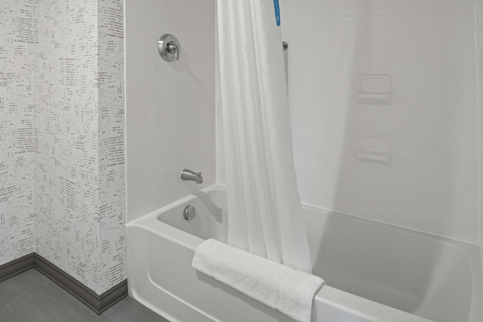 Hampton & Cranberry Township/mars 3* Cranberry Township
