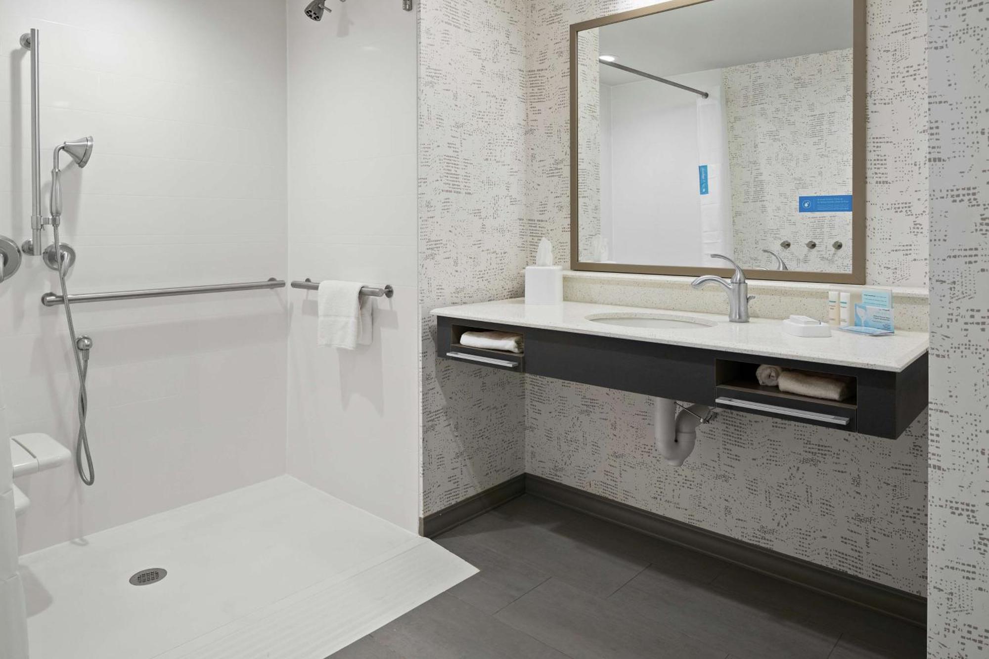 Hotel Hampton & Cranberry Township/mars