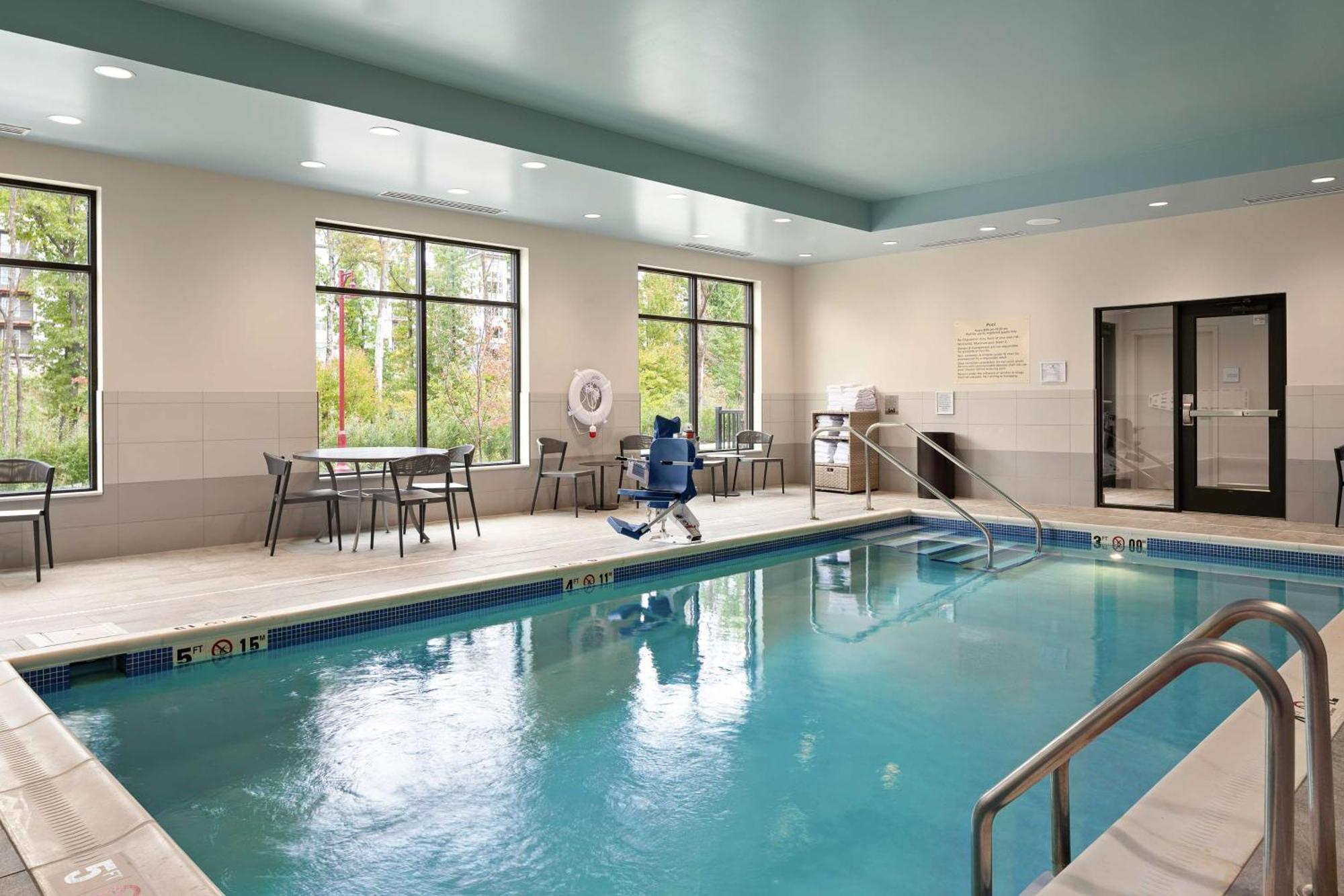 Hampton & Cranberry Township/mars Hotel