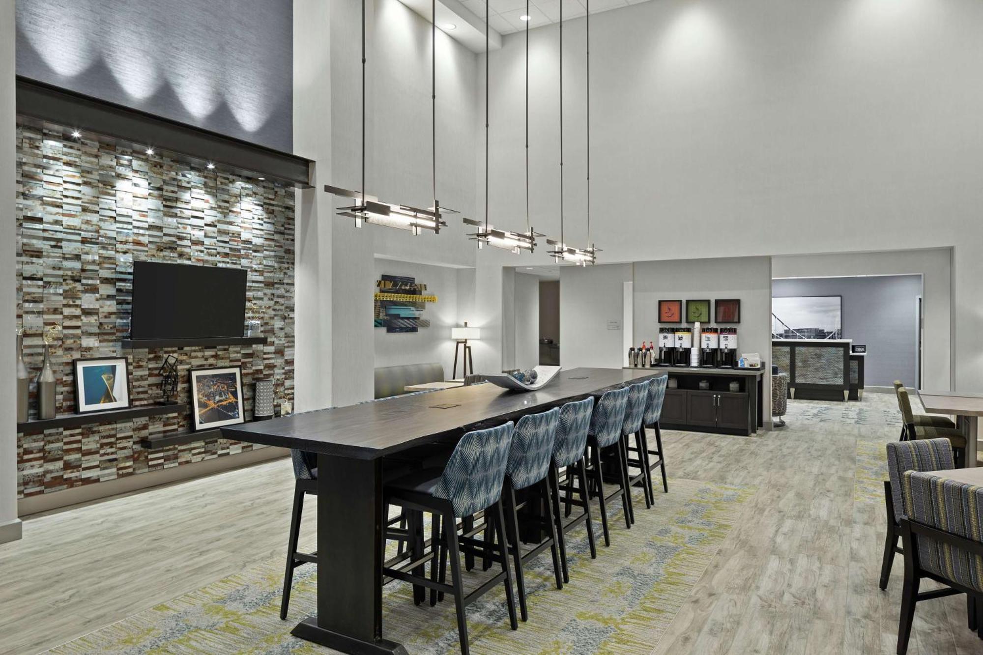 Hampton & Cranberry Township/mars Hotel